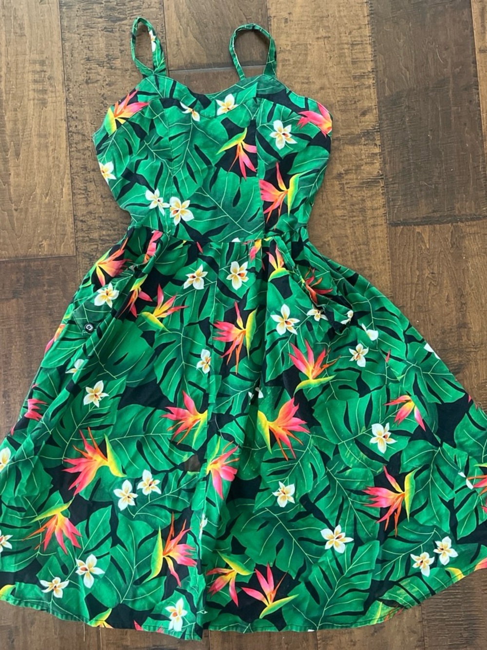 Retro 1950’s style cotton sweetheart A-line flared tropical swing dress